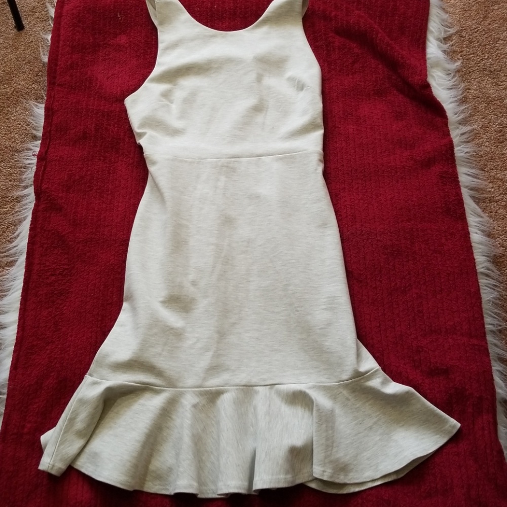 Banana Republic Peplum Sleeveless Fit & Flare Grey Dress. Size 10P - Picture 8 of 10